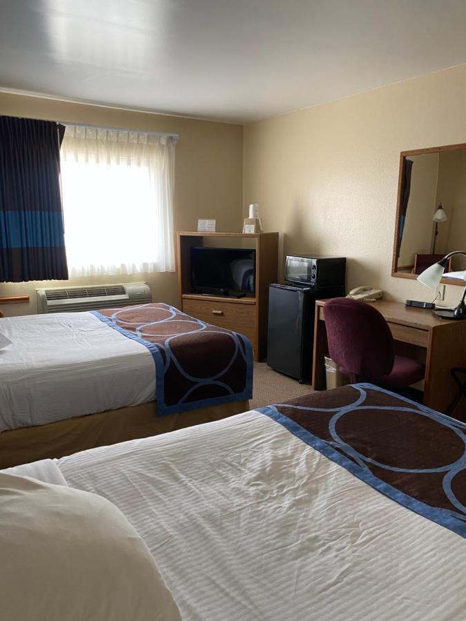 Super 8 By Wyndham אוגללה מראה חיצוני תמונה